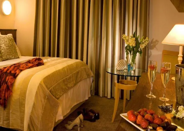 Отель Great National Commons